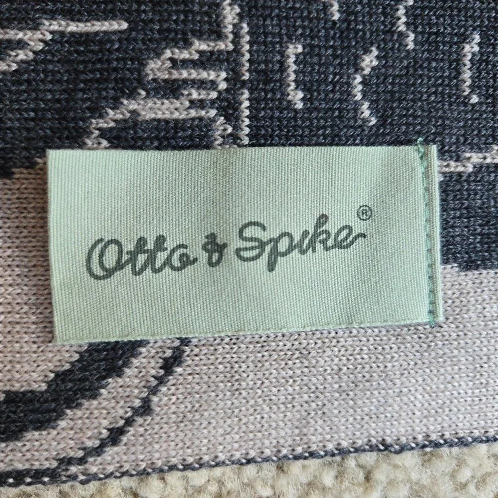 NWT Otto & Spike Merino Scarf Wool Knit Cockatoo Parrot Bird Charcoal GREY